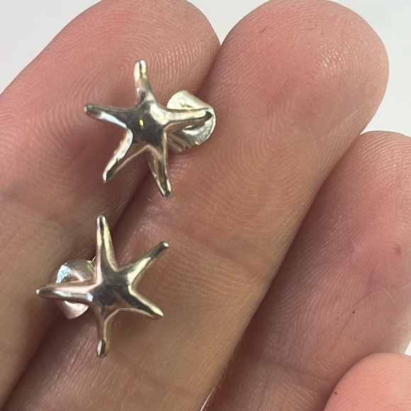 Sterling Silver Starfish Studs 925 1.1 grams Mermaid core Nautical ocean - Picture 2 of 4